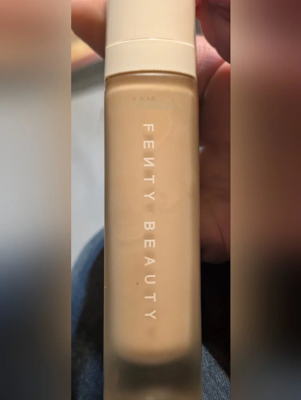 Fenty Beauty Foundation Stick in Light Beige 185